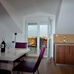 The Nikolic - Woegenstein Apartman *