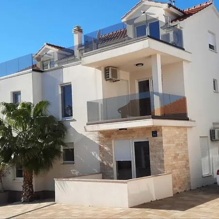 The Nikolic - Woegenstein Apartman