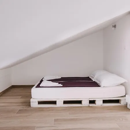 The Nikolic - Woegenstein Apartment