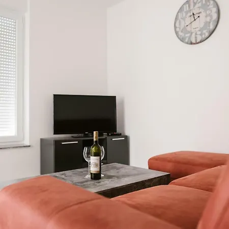 The Nikolic - Woegenstein 아파트 Tribalj