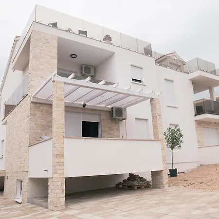 The Nikolic - Woegenstein 아파트 *