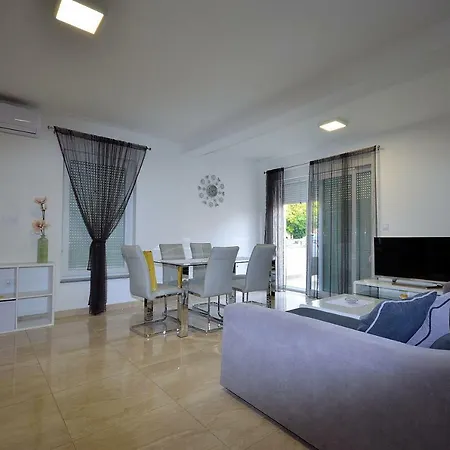 The Nikolic - Woegenstein * Tribalj