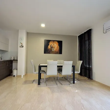 The Nikolic - Woegenstein *