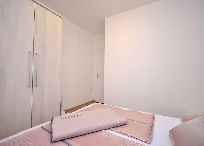 The Nikolic - Woegenstein Appartement