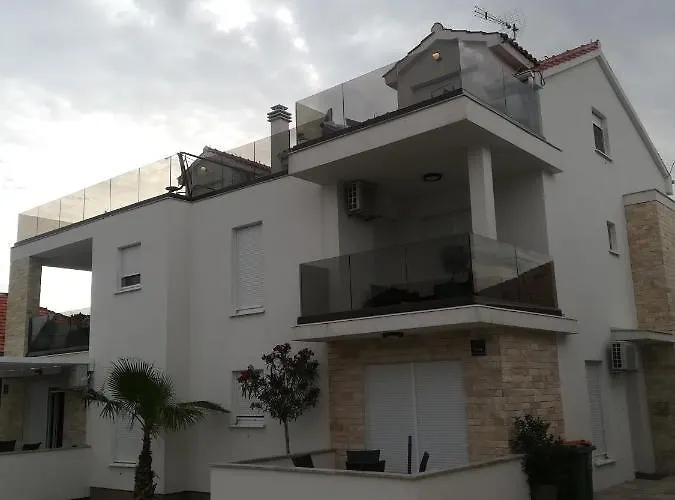 The Nikolic - Woegenstein Appartement